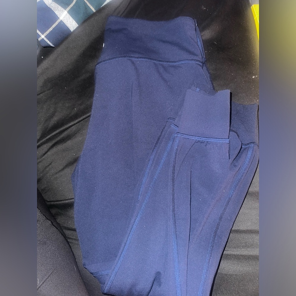 Size 10 Lululemon Align High-Rise Cropped Jogger
True Navy - Picture 4 of 4